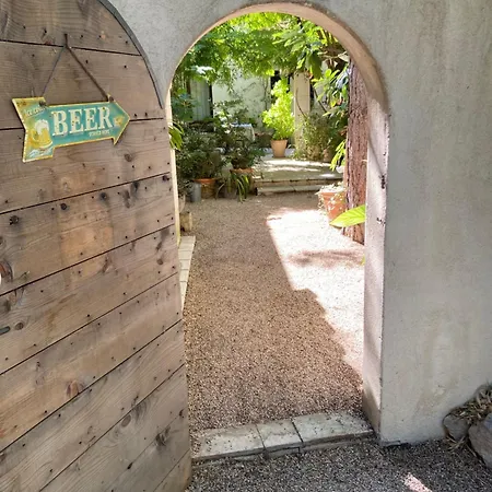 D'hote Charlambias Bed & Breakfast *