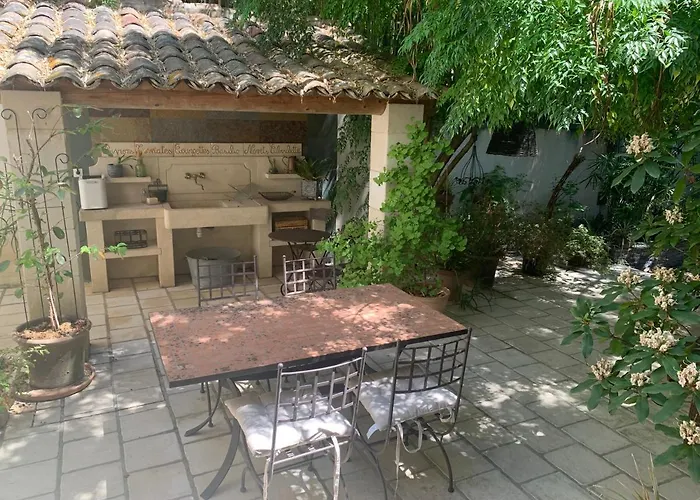 D'hote Charlambias Panzió
